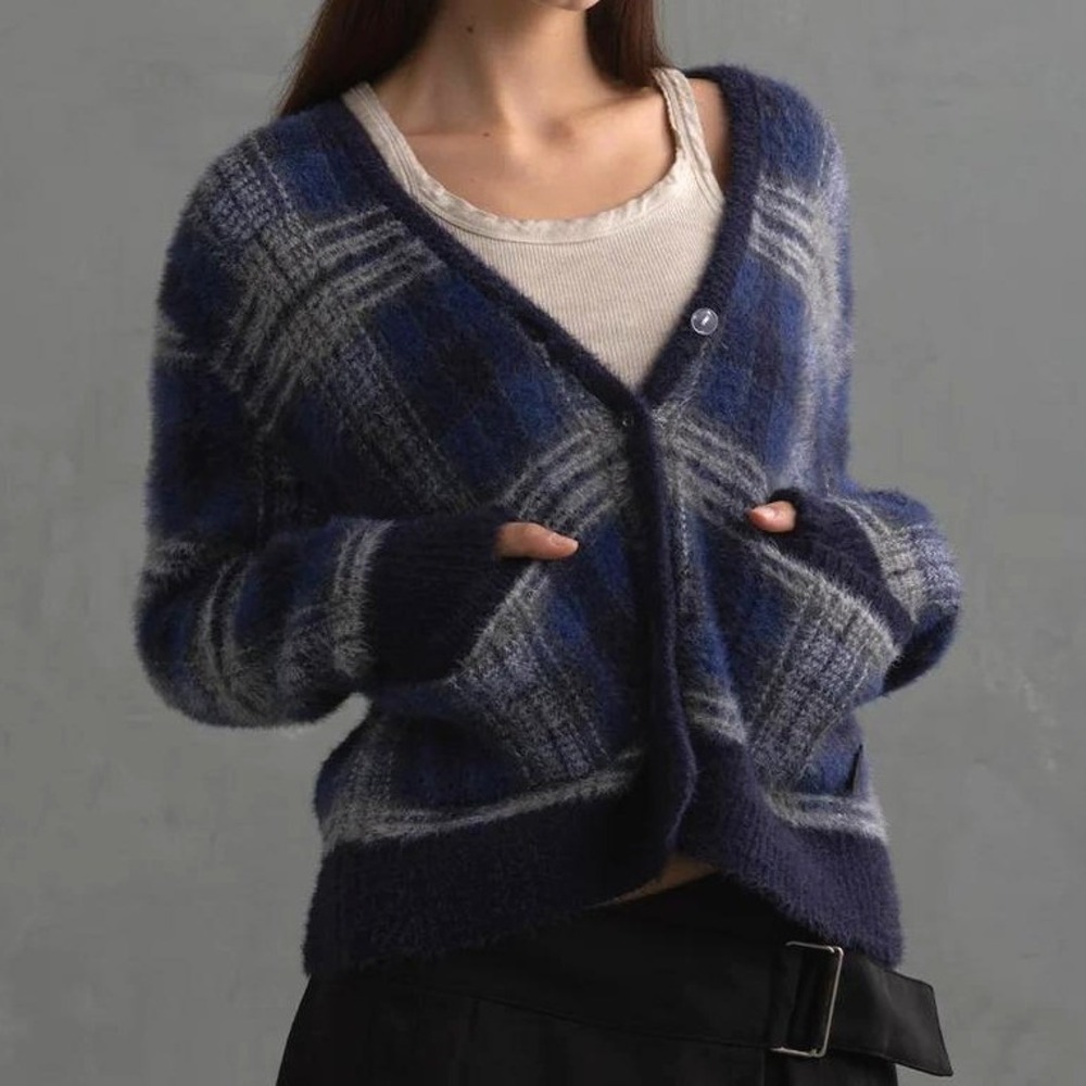 UNIF Blue Plaid Ty Cardigan Sweater Fuzzy Womens Small Boxy Pocket Knit Preppy‎